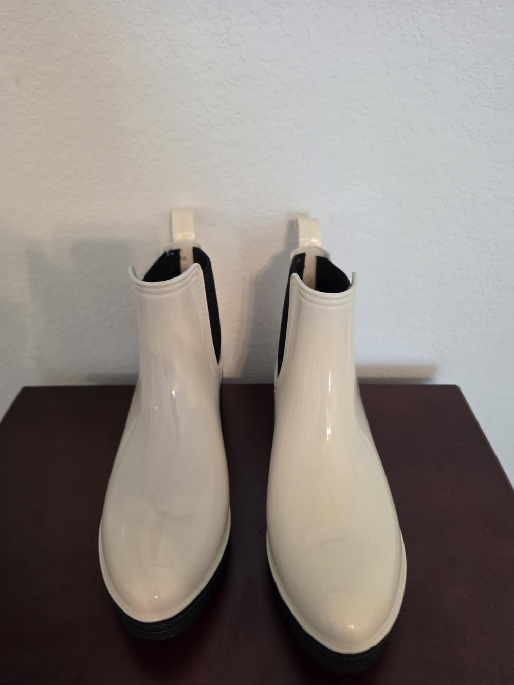 Seven7 Cream Gloss Halifax Ankle Rain Boots NWOT